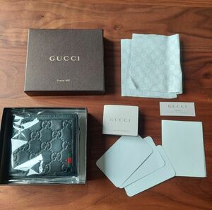 GUCCI グッチ 二つ折り 財布