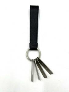 Брелок для ключей ANTEPRIMA с ремешком, черный×серебристый, общая длина 17