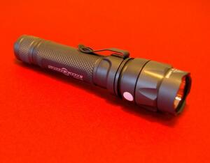 Surefire L4 приблизительно неиспользованный старый Sure Fire L4, производство прекратило продукт, привел ранний шедевр