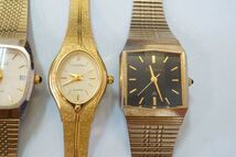 F70 ゴールドカラー 腕時計 7点セット メンズ レディース アクセサリー クォーツ 大量 まとめて おまとめ まとめ売り 不動品_画像6