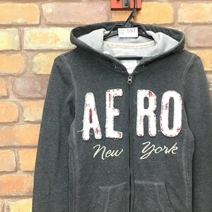 SD10-597★USA買付商品★グレー★アメカジ【AEROPOSTALE エアロポステール】BIGワッペン ジップアップ スウェットパーカー【レディース S】