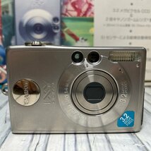 m002 E1(60) CANON デジカメ IXY DIGITAL 320 シルバー キャノン コンパクトサイズ バッテリー 充電器 専用ケース 付属品有り_画像2