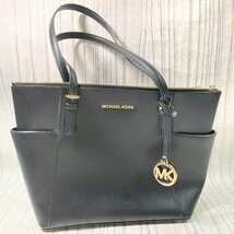 m002 G2(80) MICHAEL KORS マイケルコース 30F2GTTT8L001 MK トートバッグ ハンドバック PVCレザー ブラック 黒 ゴールド金具 レディース_画像1