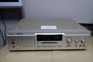 ジャンク　SONY MDプレーヤー 　MDS-JA3ES