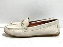 (志木)COACH(コーチ) FG4581 MAVIS LEATHER LOAFER レザー メイビス ローファー ドライビングシューズ ホワイト系 6C 23.0cm ワイド 元箱付_画像3