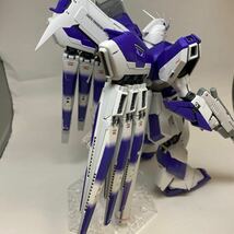 MG 1/100 Hi-νガンダム Ver.Ka 完成品 逆襲のシャア ガンダム ガンプラ _画像5