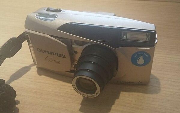 OLYMPUS i ZOOM 60　APSフィルムと電池付き