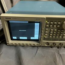 「2FF22」Tektronix DG2020A DATA GENERATOR 確認品現状出品_画像2