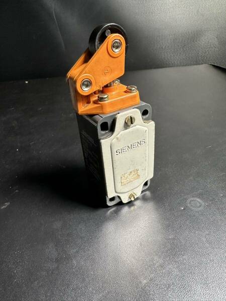 「M21_6K」SIEMENS 3SE3120-1E LIMIT SWITCH/リミットスイッチ 動作未確認 現状出品