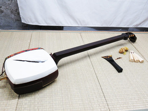  Tsu light shamisen futoshi .. tree . keep . Japanese cedar trunk high class thread volume gold small two book@ groove GP22 stamp . traditional Japanese musical instrument stringed instruments control 5R0930D-G03