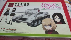 ガールズ パンツァー 戦車 T34/85 プラウダ高校ver＋フィギュア