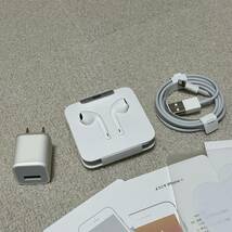 送料全国一律520円～■iPhone8の元箱と付属品一式（lightningケーブル ACアダプタ イヤホン SIMピン等）②_画像2