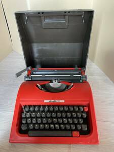 真っ赤なタイプライター olivetti 112 オリベッティ スペイン製