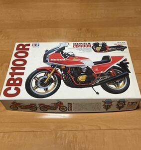 タミヤ 1/6 ホンダ CB1100R プラモデル 未組立 送料無料