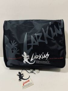 未使用♪♪ LARKINS ポーチ ランチカバー ブラック