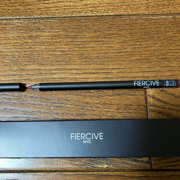 フィアシブcx リップライナーペンシル　08 赤紫　レッドパープル　クオレ　FIERCIVE