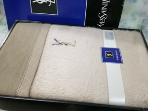 g_t S255 ☆YVES SAINT LAURENT イヴサンローラン 毛布 リバーシブル カラー ベージュ系 アクリル80％ 毛20％ 140×200cm 【未使用保管品】