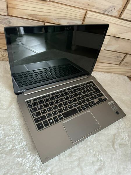 ノートpc dynabook KIRA PV63-W4MNUSW