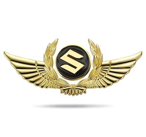 スズキ SUZUKI ステッカー エンブレム カバー 車ロゴ 自動車 かんたん粘着 強力粘着　キズ隠し ゴールド パーツ 3D翼型　金属製