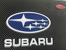 スバル SUBARU 車のダッシュボード粘着パッド 滑り止めパッド ブラック 車内アクセサリー 粘着性強い 車ロゴあり_画像3