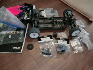 TEAM LOSI　TLR　２２Ｘ－４　中古