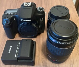 Canon EOS70D ダブルズームキット（18-55mmレンズ・55-200mmレンズ）充電器・カメラバッグ付き