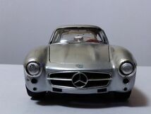 ★メルセデスベンツ　300SL1954　　　　1/18ブラーゴ★_画像8