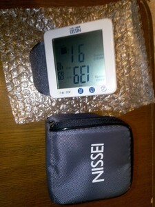 【健康器具】 動作OK　美品　手首式デジタル血圧計 NISSEI WSK-1011 収納ケース 説明書付き 日本精密測器株式会社　
