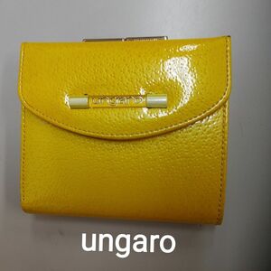 ungaro二つ折りがま口財布