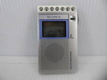 ★☆SONY ワイドFM対応 FM/AMポケットラジオ ICF-R351 難あり動作品 オマケ新品電池付き☆★_画像2