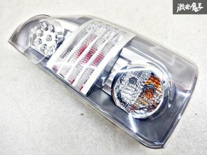 【最終値下】トヨタ純正 ZRR70W ZRR75W ヴォクシー 前期 LED テール テールランプ テールライト 右 右側 運転席側 ICHIKOH 28-199 棚2M25