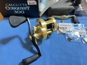 シマノ SHIMANO 15カルカッタコンクエスト300 DRT バリアルハンドル117 ギア比変更チューン 極美品