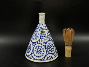 【福蔵】信楽焼 手作り 染付 蛸唐草模様 花瓶 在銘 壺朗 美品 高16.7cm