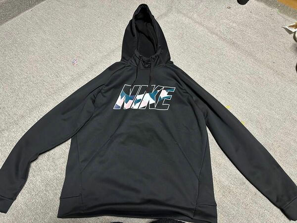 NIKE 裏起毛パーカードライフィット美品最終値下げ早い者勝ち