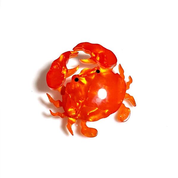 カニのアクリルブローチ