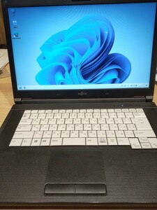 富士通 LIFEBOOK A577/T Core i3 7130U RAM:12GB SSD:128GB Windows11