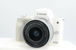 ★極美品★Canon キヤノン EOS Kiss M ホワイト EF-M 15-45mm F3.5-6.3 IS STM 標準レンズキット 自撮り Wi-Fi Bluetooth