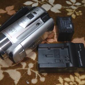 送料無料 Canon iVIS HF M32 デジタルビデオカメラの画像1