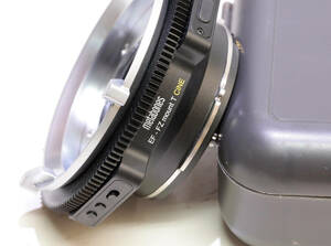METABONES SONY FZマウント用電子接点付 EFレンズ用変換アダプター　PMW-F55ビデオカメラ対応