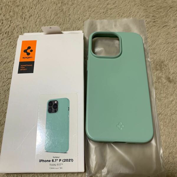 602t1526☆ Spigen iPhone13Proケース マット感 衝撃吸収 薄型 さらさら 米軍MIL規格取得 黄変なし 超極薄 レンズ保護