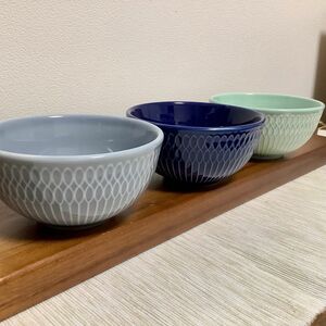 【新品】ボウル　茶碗　小鉢　食器　雫十草　カラフル　３色セット