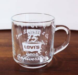 [ outside fixed form free shipping ] beautiful goods! LEVI*S Levi's glass clear mug mug Levis Strauss & Co.15 anniversary commemoration mug coffee mug luminarc