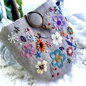 ◆はんど刺繍＊大きいくるみのケース(ポーチ)多種多様お花アレンジメント“リネン**handmade