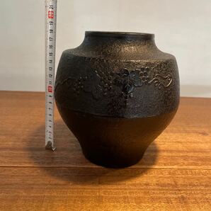 vintage vase Japan 花瓶 アンティーク レトロ 昭和 南部鉄器 ミッドセンチュリー 生花 壺 花器 ぶどうの画像7