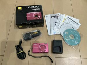 美品　Nikon ニコン COOLPIX S6200 コンパクト デジタルカメラ　ピンク