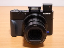 SONY　ソニー　サイバーショット　DSC-RX100M5A　24ｍｍ-70ｍｍ（35mm換算）f1.8-f2.8　カールツァイスレンズ_画像4