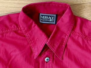VERSACE(ヴェルサーチェ) メンズ 長袖 綺麗なイタリアンレッド ゴージャスなメタルボタン