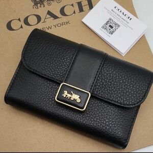 新品　COACH　折り財布　カラー　ブラック