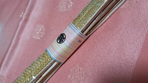 帯揚げ帯締めセット正絹100% 和装小物 金銀糸、サーモンピンクオレンジ色系　三越品