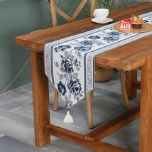 新品　テーブルランナー　35*220cm テーブルセンター　インテリア　高級感　エレガント　青　刺繍　花　ボタン　牡丹_画像2